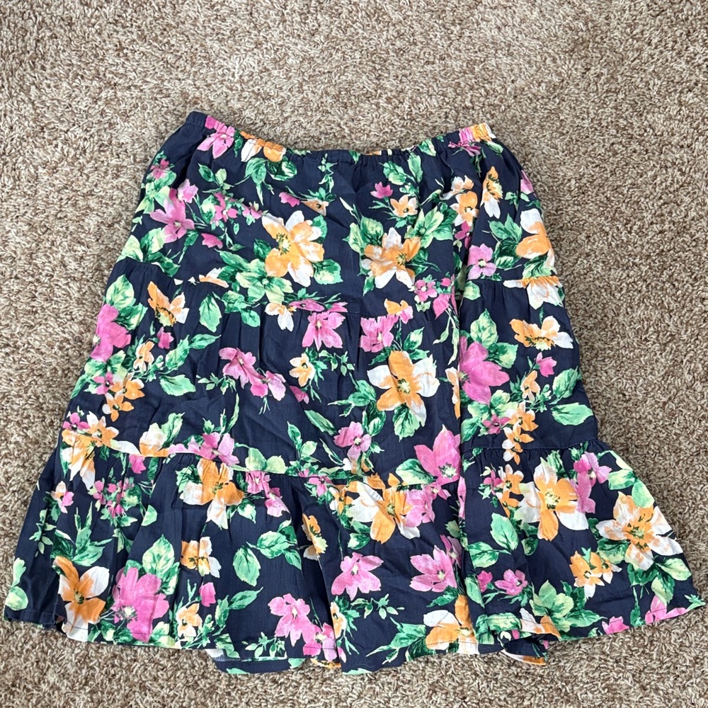 Old Navy Girls XXL Navy Floral Skirt NWOT fits like women’s large
